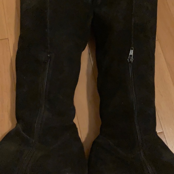 Like NEW B2 suede boots 38 - Picture 2 of 5